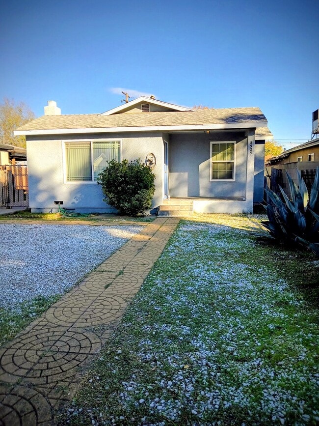 Building Photo - 2925 Wall Ave