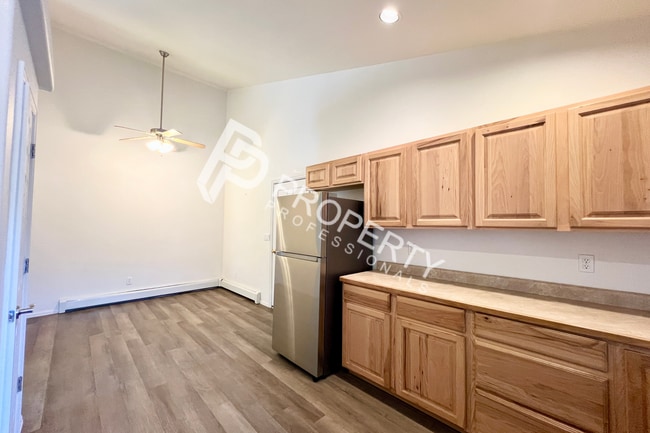 Building Photo - Single Family Home in Rifle For Rent