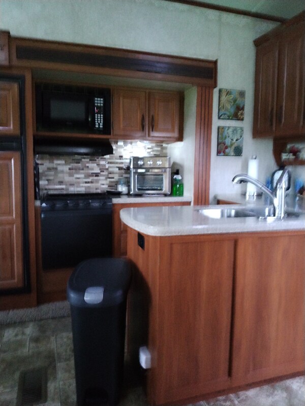 Foto del edificio - 1053 Sis Hobson Rd