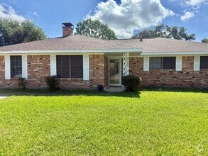 Building Photo - 2107 Old Alvin Rd