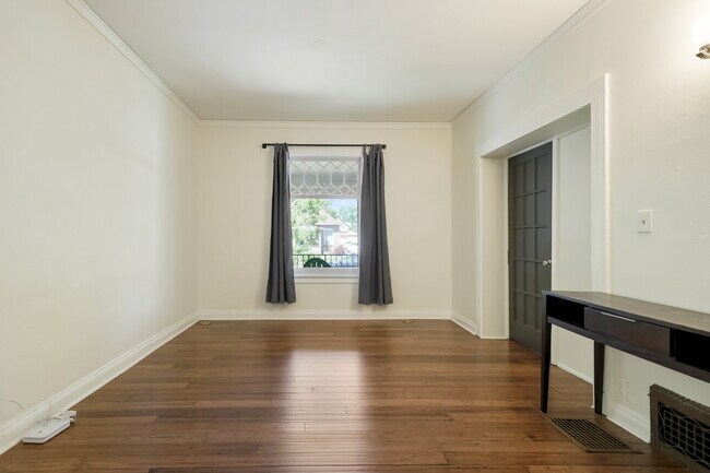 Foto del edificio - Live in Baker! Historic 2BD Home with Garage, Yard & Simplified Utilities