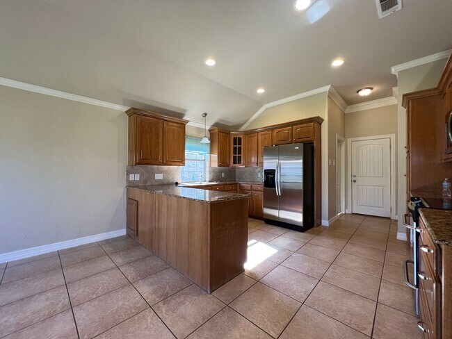 Foto del edificio - Single-Family Home in Midway ISD