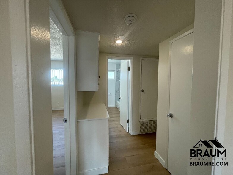 6041 Whitsett Ave, Los Angeles, CA 91606 | Apartments.com