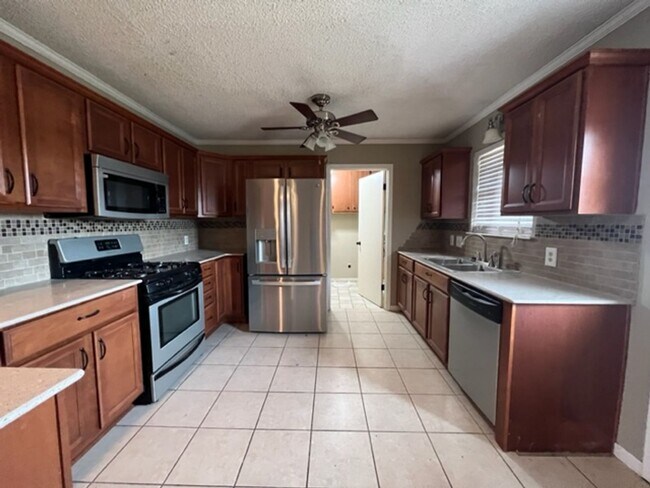 Foto del edificio - 5226 Llano St