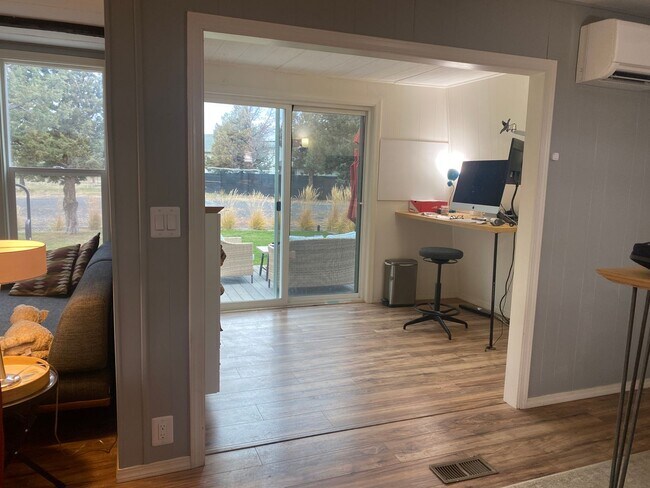 Building Photo - Cozy updated home in Crooked River Ranch o...
