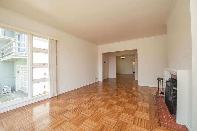 Building Photo - 3 Bed, 1.5 Westlake Detached Doelger Unfur...