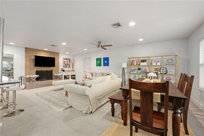 Foto del edificio - 5004 Westfield Dr