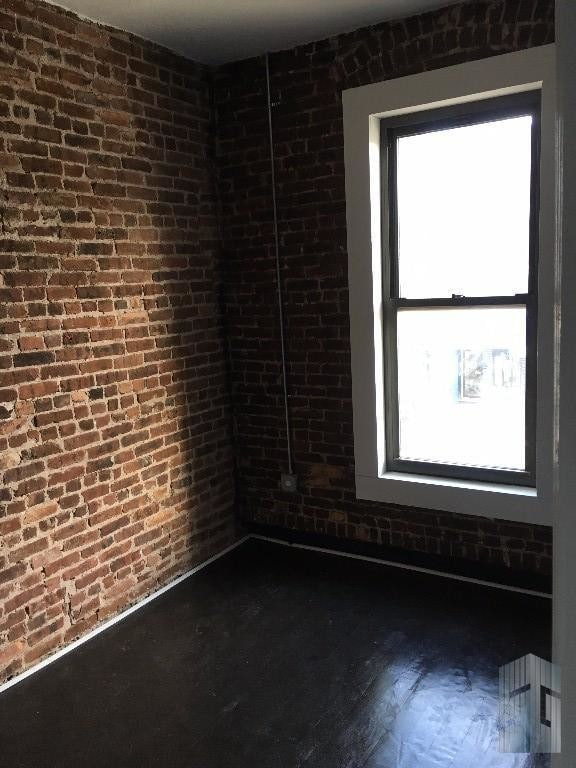 Foto principal - 475 41st St