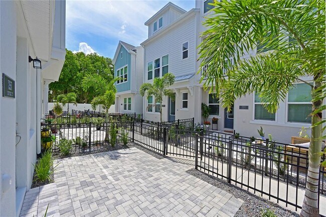 Building Photo - 2551 Ruffing Ct