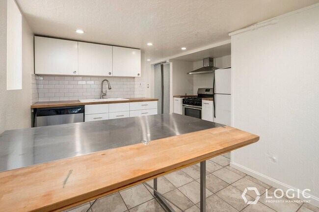 Photo - 1309 E 400 S Apartment