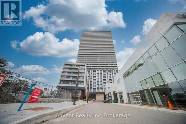 Photo du bâtiment - 5858 Yonge St