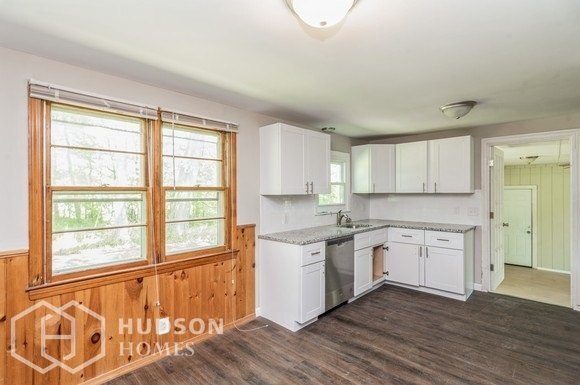 Building Photo - NOW AVAILABLE! - 1139 Foxon Rd, North Bran...