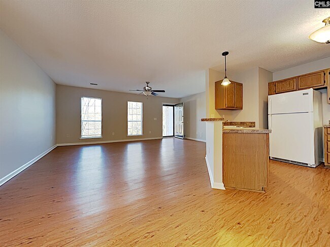 Building Photo - 205 Stockland Rd
