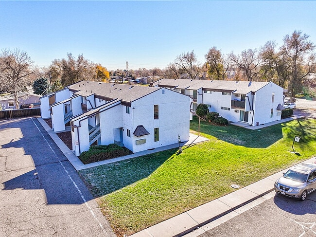 Elk Mountain-Drone Aerial-2 - Elk Mountain Apartments
