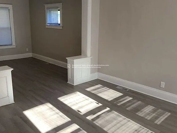 Foto del edificio - 532 Blaine Ave