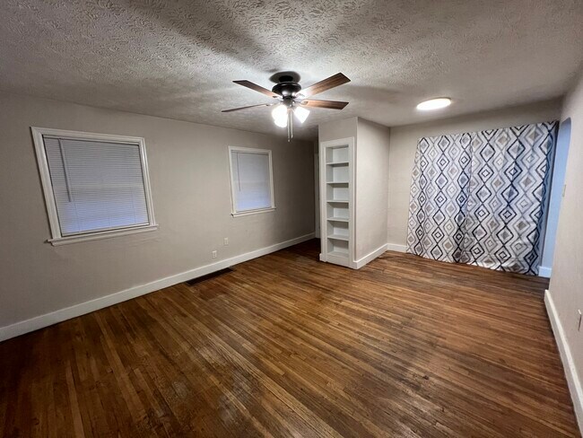 Front room - 3623 Horn Ave