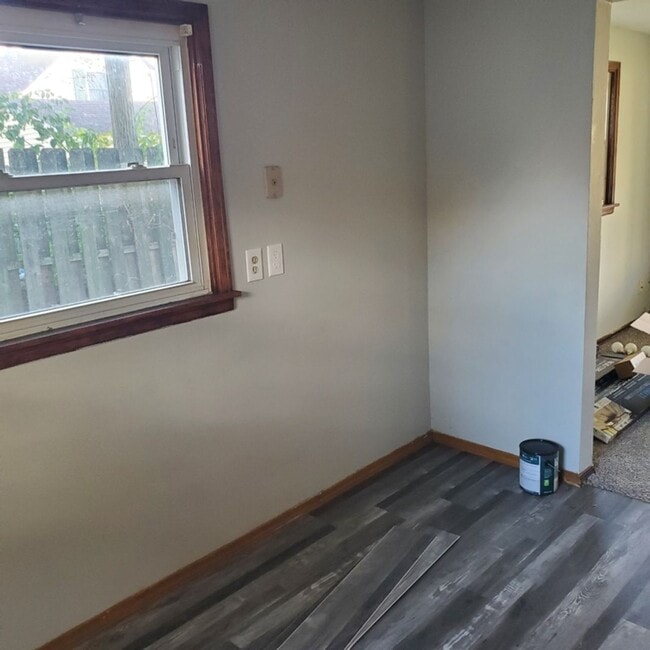 Building Photo - 4BDRM HOUSE FOR RENT