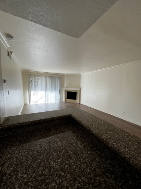 Building Photo - 15009 Moorpark St