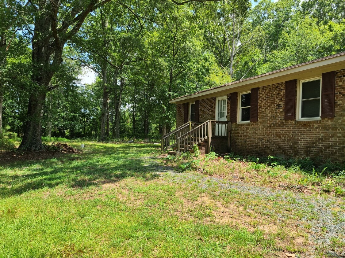 Primary Photo - 2808 Old Greensboro Rd