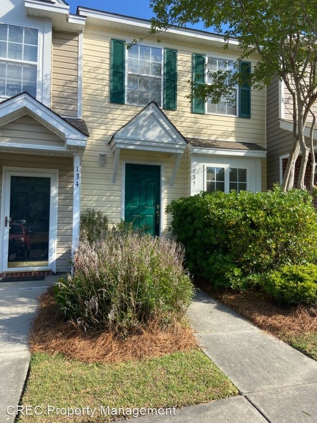 Building Photo - 2 br, 1.5 bath House - 135 Hornby Circle