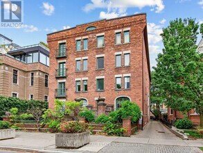 Building Photo - 40 Hazelton Ave