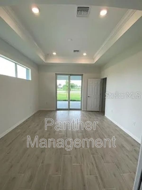 Building Photo - 384 Prineville St