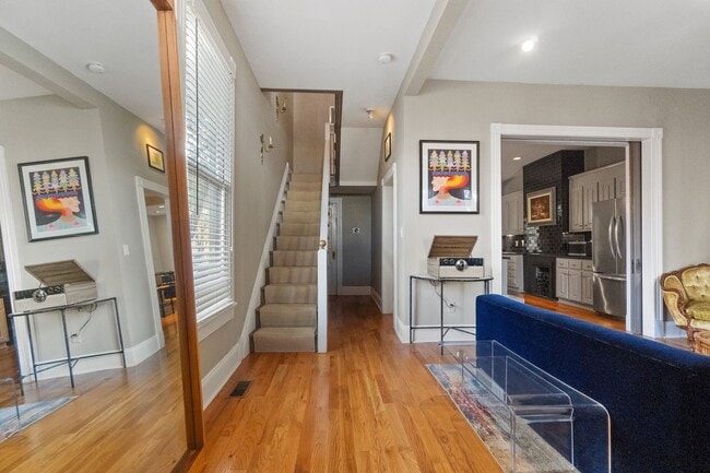 Foto del edificio - Absolutely Stunning 3 Bed 2.5 Bath Home in...