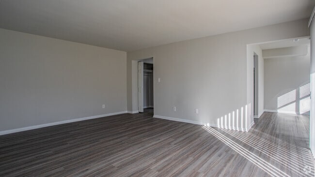 2BR,1.5BA,-1118SF - Pines of York