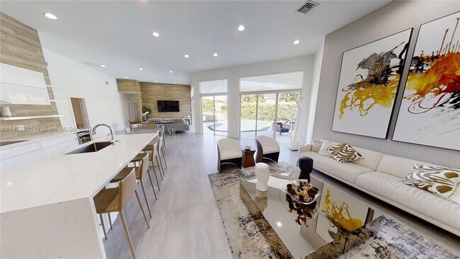 Foto del edificio - 3050 Lakewood Dr