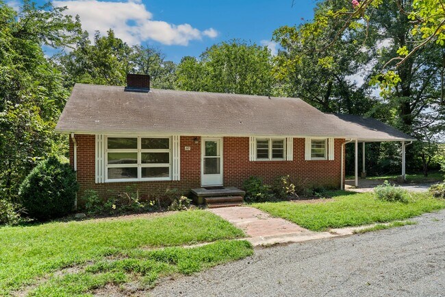 Chapel Hill 3 Bed 2 Bath Ranch - Available... House | University of ...