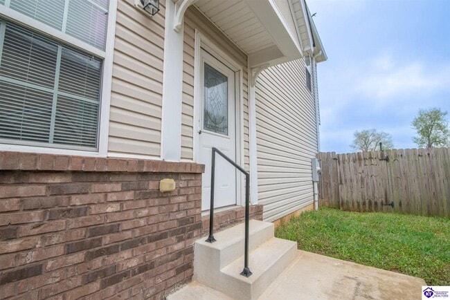 Building Photo - 150 Vineland Pkwy Dr