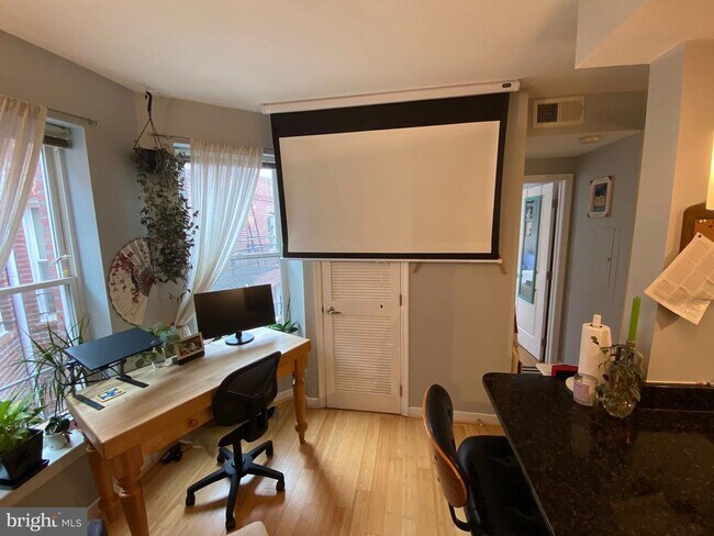 Foto del edificio - 1108 Columbia Rd NW