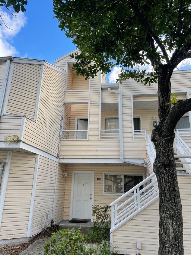 3433 NW 44th St Unit 203, Lauderdale Lakes, FL 33309 Condo for Rent