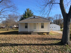 Building Photo - 1001 Foltz St