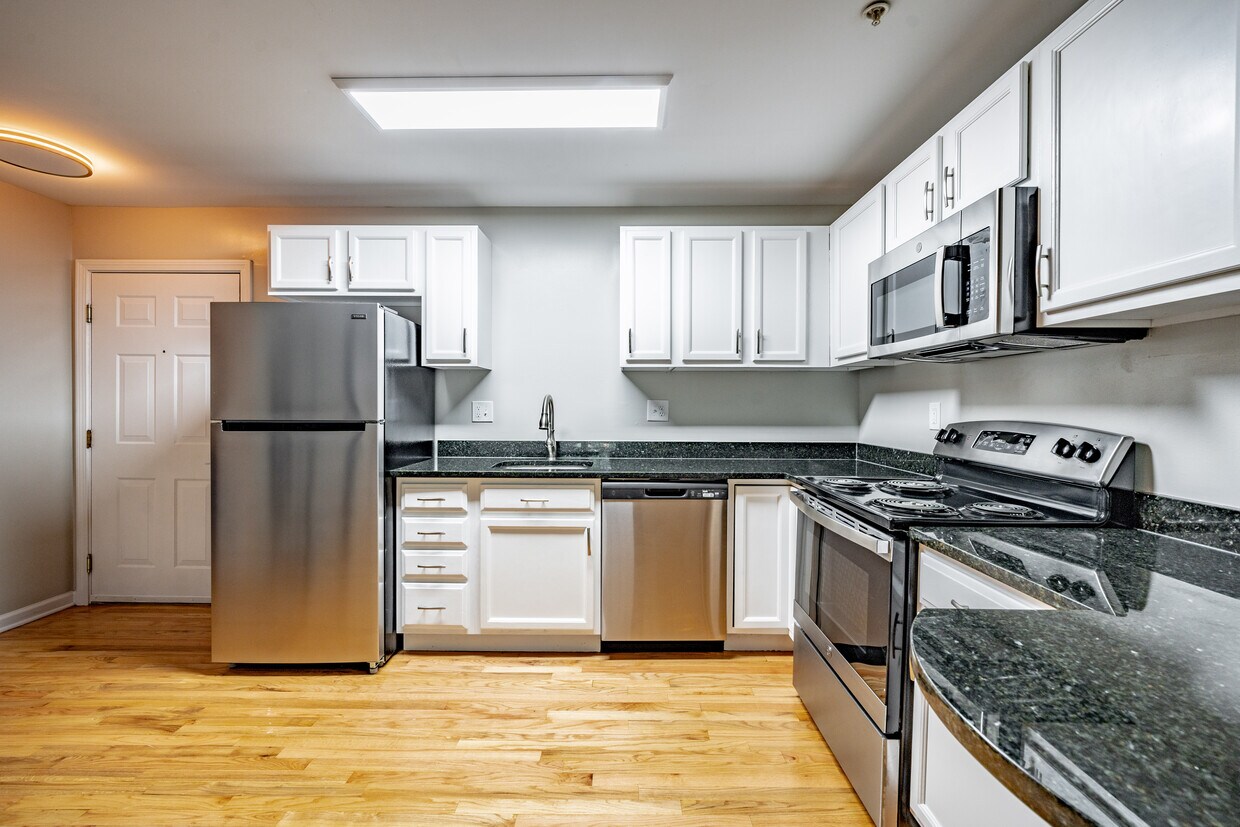 Boston Post Apartments 670680 Boston Post Rd Milford, CT