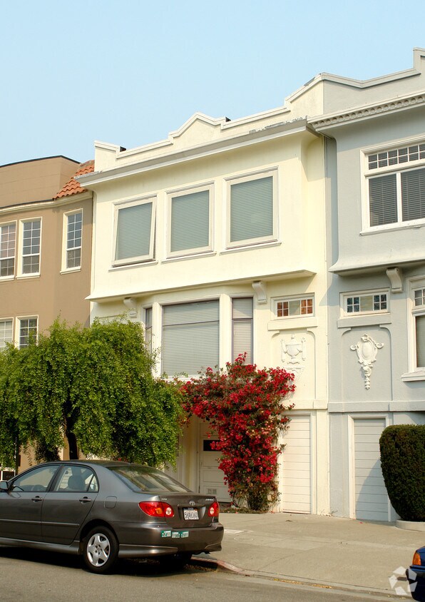 Building Photo - 2246-2248 Francisco St