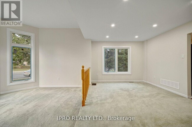 Building Photo - 6302 Tenth Line W