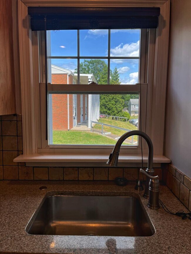Foto del edificio - 133 Seemans Ln