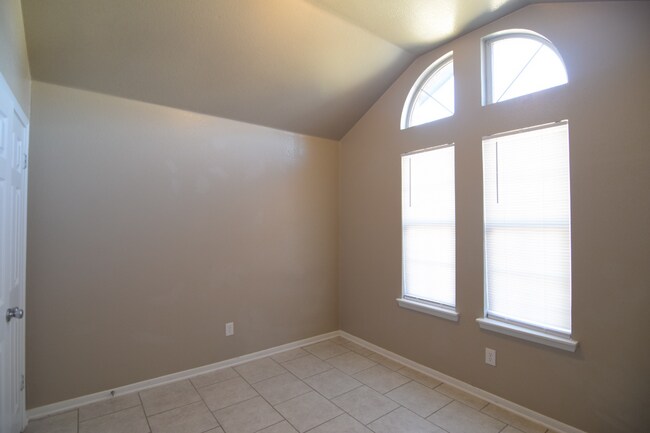 Building Photo - 3812 Oak Valley Dr