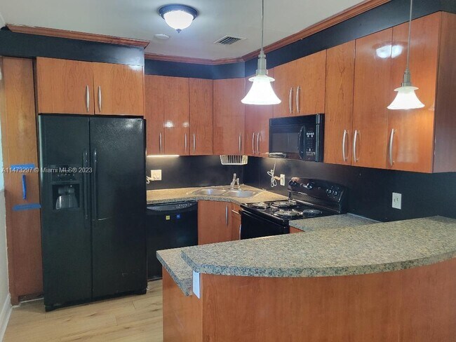 Foto del edificio - 1085 NW 133rd St