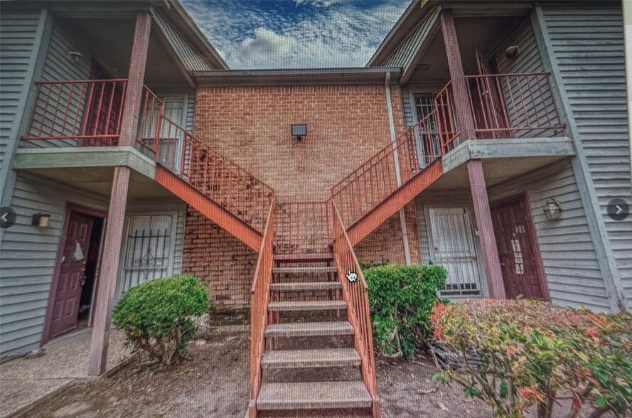 Primary Photo - 9350 Country Creek St