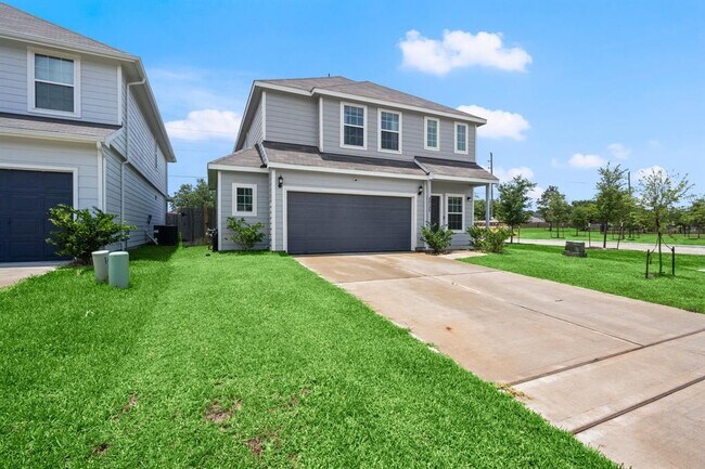 Foto del edificio - 22127 Regal Heights Dr