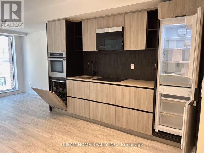 Building Photo - 2 Augusta Ave