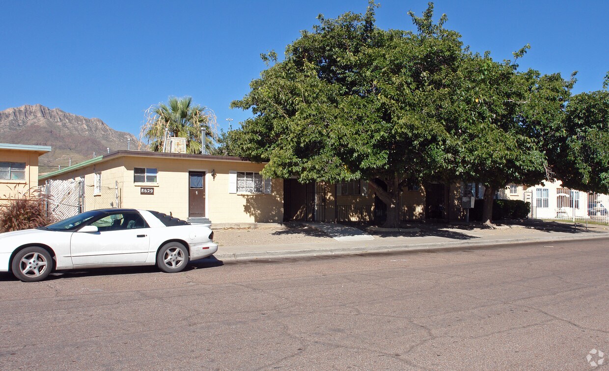 Primary Photo - 8629 Lawson St