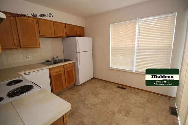 Foto del edificio - Coming Soon! Comfortable Townhome!