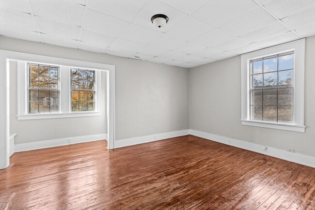 Building Photo - 516 43rd St