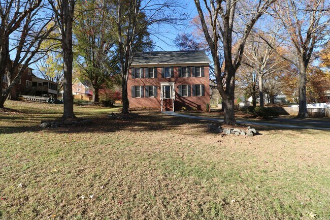 Foto del edificio - 8193 Steeplechase Cir