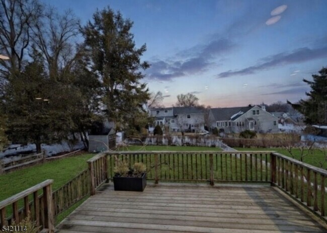 Foto del edificio - 321 Minute Arms Rd