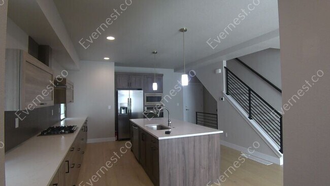 Building Photo - 828 Cherokee Dr