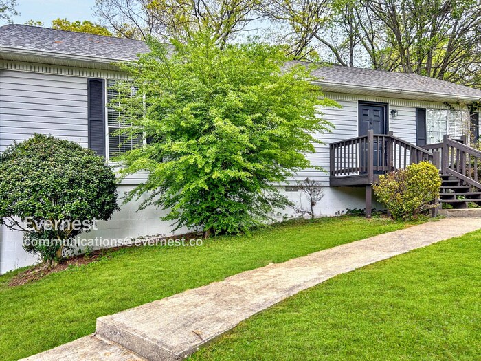 Primary Photo - 704 Robin Rd